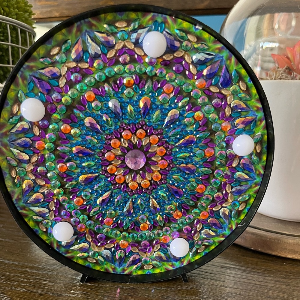 Beautiful night light made with Diamond Art